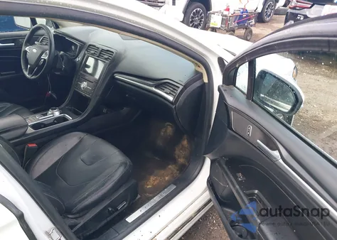 2020 Ford Fusion Hybrid Titanium из США, поврежденный, VIN 3FA6P0RU1LR204778